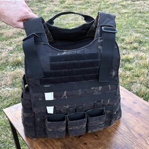 Voodoo Tactical plate carrier with magazine pouches